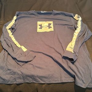 Men’s underarmour loose fit long sleeve shirt